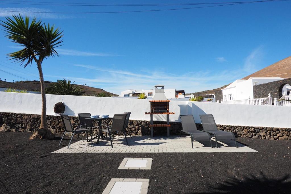 Private Apartment With Mountain And Sea Views, La Asomada, Lanzarote Tías Dış mekan fotoğraf